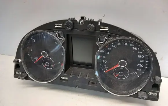 Speedometer (instrument cluster)