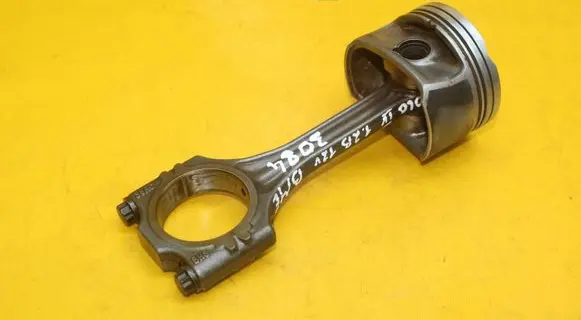 Volkswagen Polo IV 9N3 Piston with connecting rod 36AC