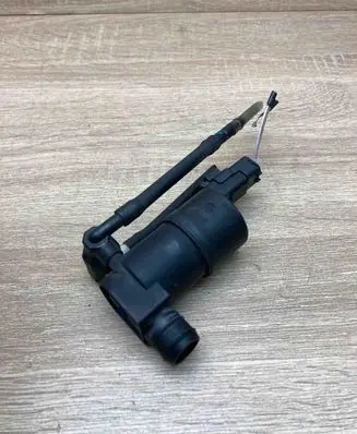 Peugeot 307 Windscreen/windshield washer pump 9641553880 WITHPLUG