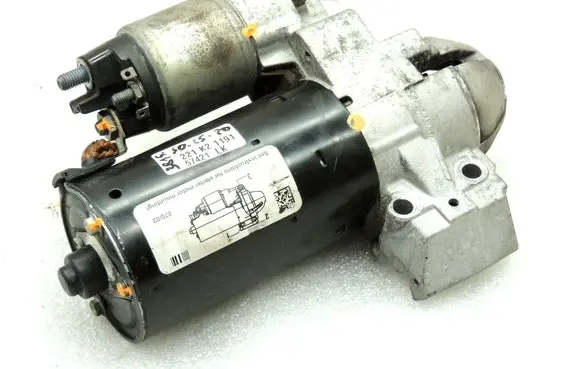 BMW 5 F10 F11 Starter motor 8570383 0001148010