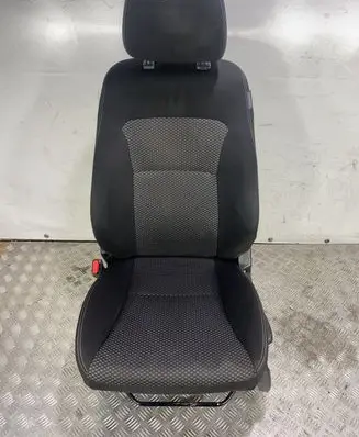 Suzuki Vitara (LY) Front driver seat 