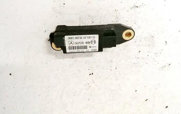 Mercedes-Benz S W220 Airbag deployment crash/impact sensor 2208204426 002528