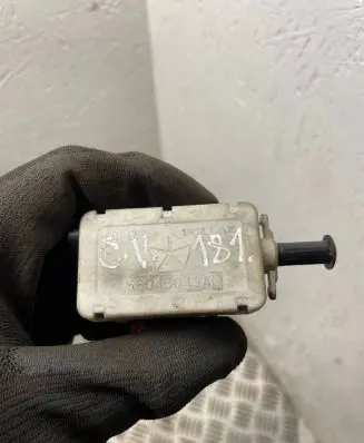 Chrysler Grand Voyager IV Brake pedal sensor switch 56045043AG