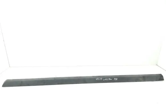 Volvo V50 Front door trim (molding) 30661448