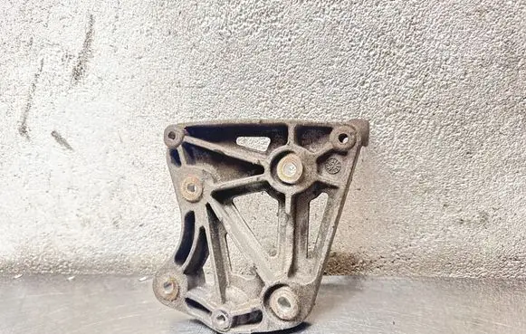 Opel Antara A/C compressor mount bracket 96868422