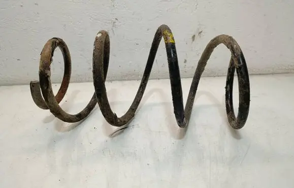 Toyota RAV 4 (XA40) Front coil spring 