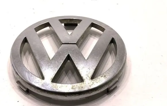Volkswagen Fox Manufacturer badge logo/emblem 5Z0853601B