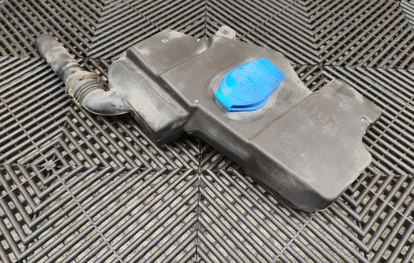 Audi A6 C7 Window washer liquid tank fill tube 4G1955462A