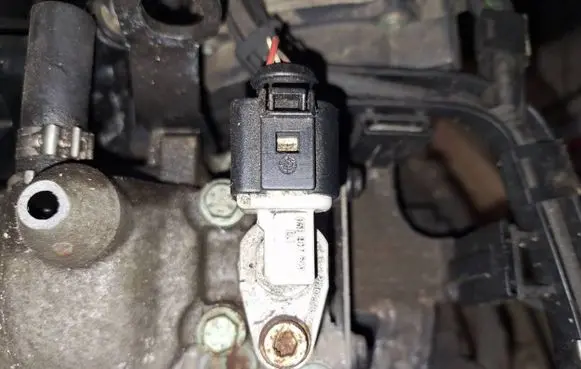 Volkswagen Polo IV 9N3 Camshaft position sensor 03d907601