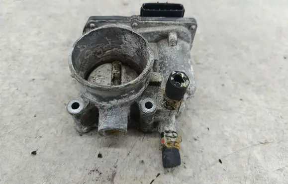 Toyota Auris E210 Throttle body valve 22300T050