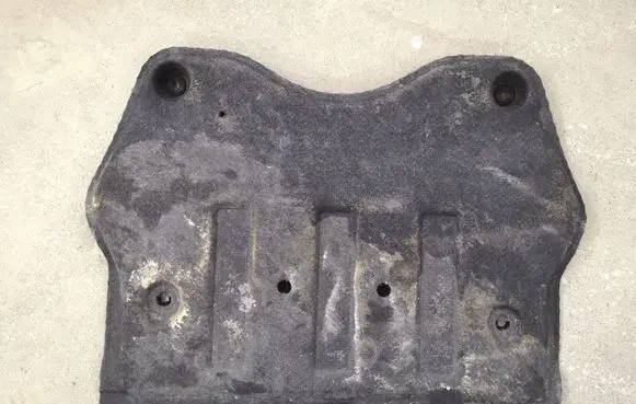 Ford Escape III Engine splash shield/under tray