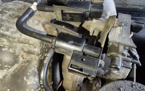 Mazda Premacy Turbo solenoid valve K5T49091 KL011322