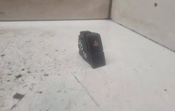 Opel Agila B Hazard light switch 3743052K00 20102008 03192400