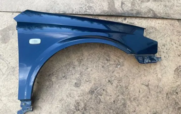 Nissan Primera Fender 