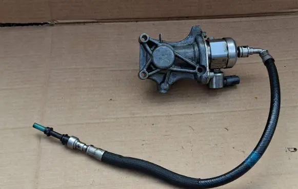 BMW 3 F30 F35 F31 Fuel injection high pressure pump 7607159 0429085 0261520150