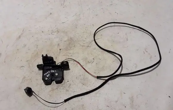 Renault Kangoo III Front door lock 805024403R