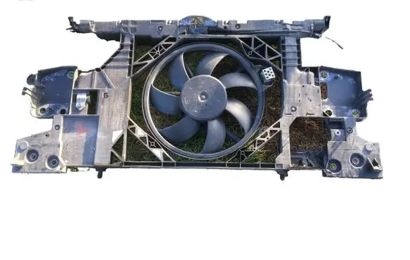 Renault Megane III Radiator support slam panel 752100004R