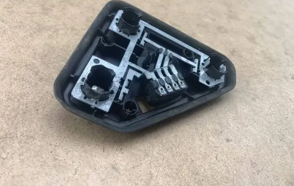BMW 5 E39 Tail light bulb cover holder 8371326 63218371326
