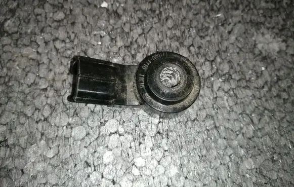 Toyota Corolla E120 E130 Detonation knock sensor 1710001110 8961502020