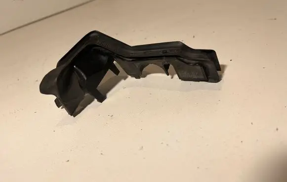 BMW 3 E90 E91 Engine compartment rubber 7142050
