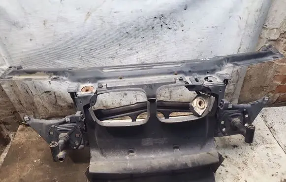 BMW 3 E46 Radiator support slam panel 8268377