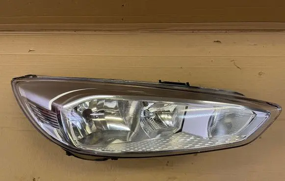 Ford Focus ST Headlight/headlamp F1EB13W029AD