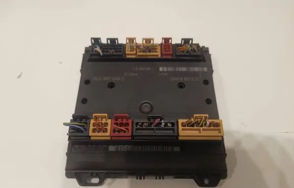 Skoda Fabia Mk1 (6Y) Comfort/convenience module 6Q1937049D 5WK48212D