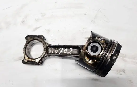 Renault Modus Piston with connecting rod 