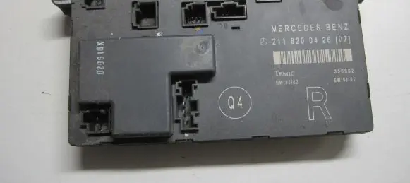 Mercedes-Benz E W211 Door control unit/module 2118200426