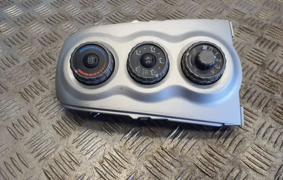 Toyota Yaris Climate control unit 554060D190