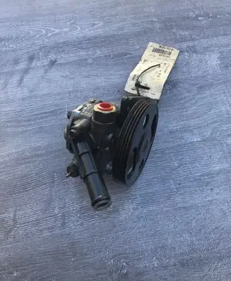 Mazda 323 Power steering pump