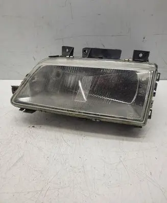 Peugeot 405 Headlight lense 7R0186011