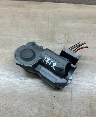 Mercedes-Benz E W211 Steering wheel lock A2034621130