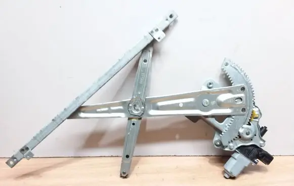 Citroen C-Crosser Front door window regulator with motor