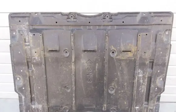 Nissan Leaf I (ZE0) Center/middle under tray cover 748N23NA0A
