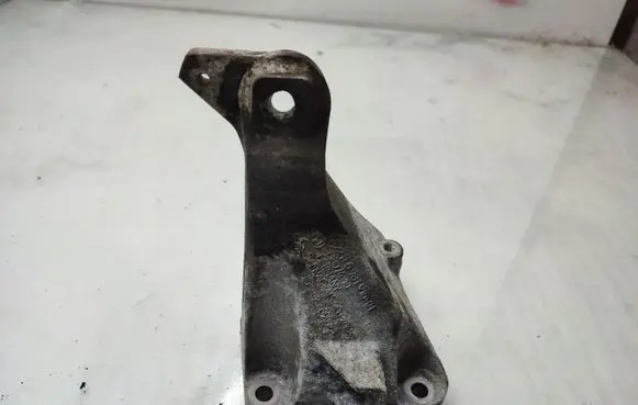 BMW X1 E84 Engine mounting bracket 6781916