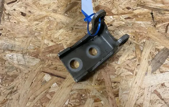 Citroen C5 Front door upper hinge 