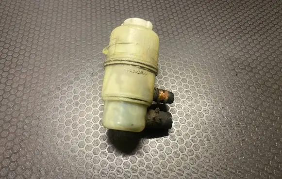 Peugeot 4007 Power steering fluid tank/reservoir