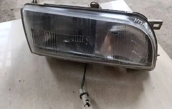 Nissan Primera Headlight/headlamp 10024551