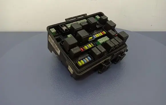 Chrysler Pacifica Fuse box set 04727832AI