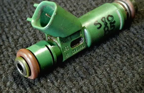 Volvo S80 Fuel injector 9470229 3900