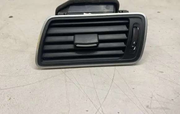 Volkswagen PASSAT B7 Dashboard side air vent grill/cover trim 3ac819701a