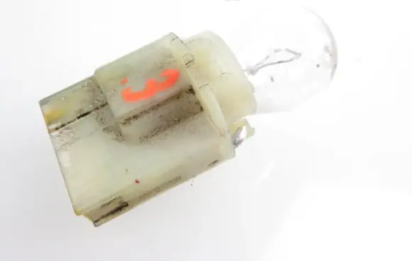 BMW 5 E39 Tail light bulb cover holder 133296