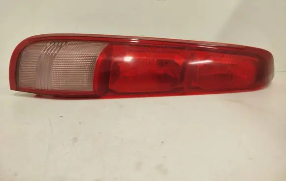 Nissan X-Trail T30 Rear/tail lights E139917
