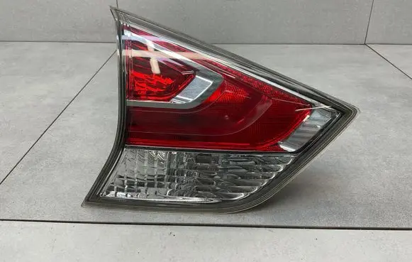 Nissan X-Trail T32 Tailgate rear/tail lights 