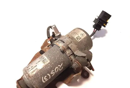 Mercedes-Benz C W205 Vacuum pump A0004304032 484370211