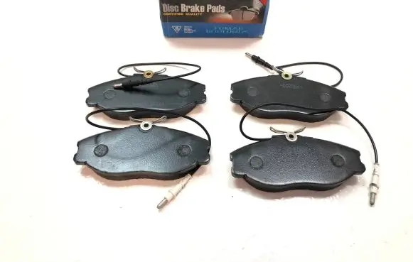 Peugeot 607 Brake pads (front) FO637581