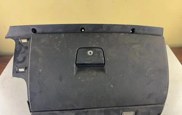 Volvo V50 Glove box 8626141