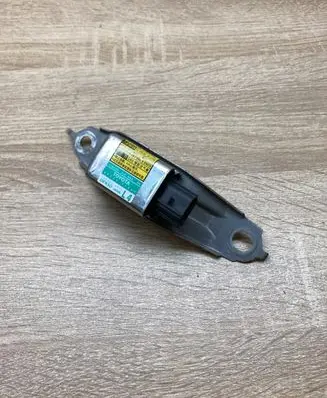 Toyota Prius (XW20) Airbag deployment crash/impact sensor 8983447020 1879000922