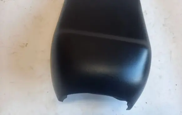Steering wheel column trim